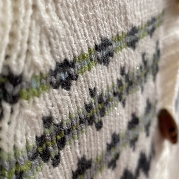 Aeropostale hooded knit cardigan sweater size medium. Ladies. - Picture 10 of 13